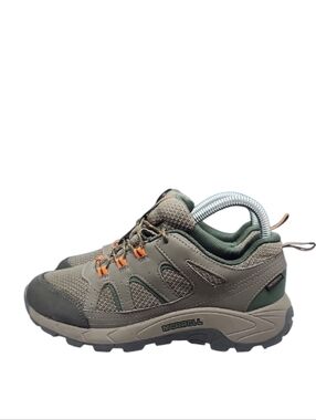 -- MERRELL Oak Creek Waterproof Low Hiking Trail Shoes Youth Size 5